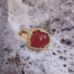 Bague dorée pierre cabochon serti boules - 52 / ONYX ROUGE