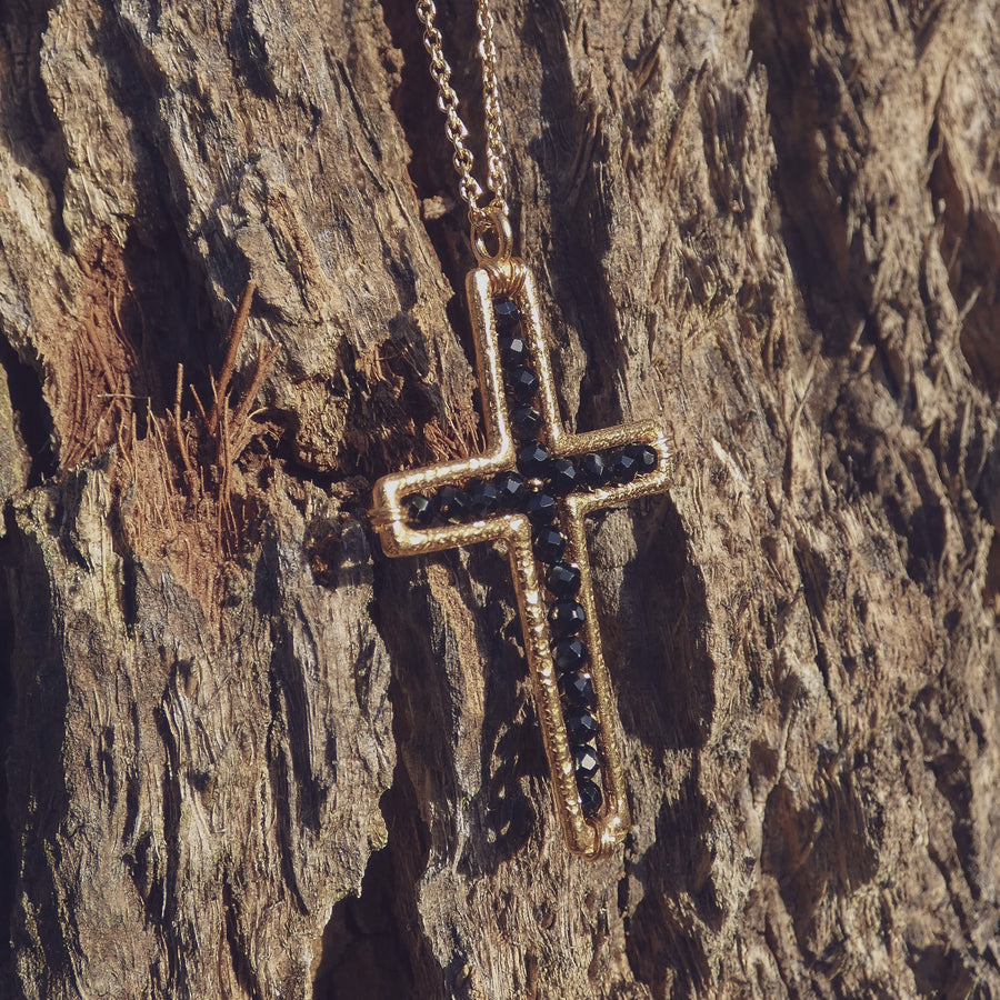 Sautoir doré pendentif croix et pierre - ONYX NOIRE