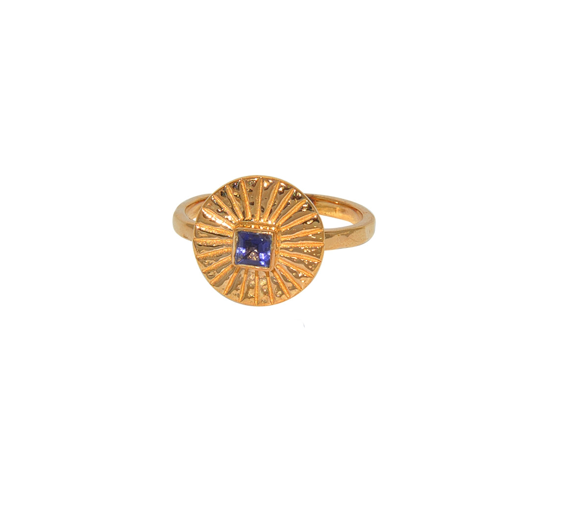 Bague dorée martelée rond strié et pierre - 50 / IOLITE