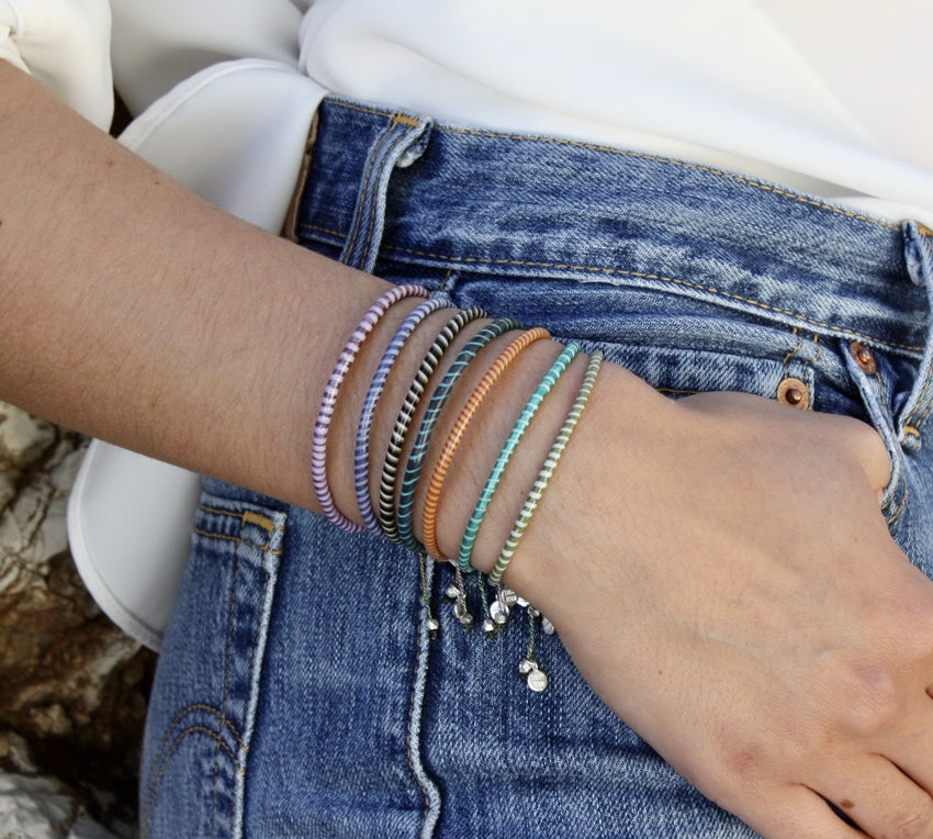 Bracelet mali sur cordon