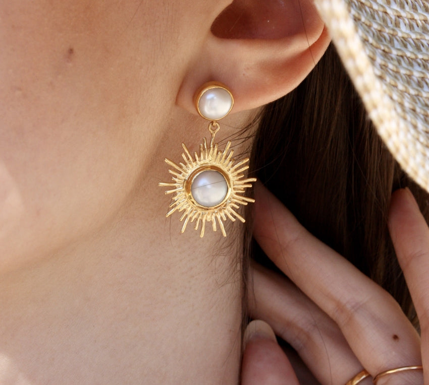 Boucles dorées soleil pierre - PERLE DE CULTURE