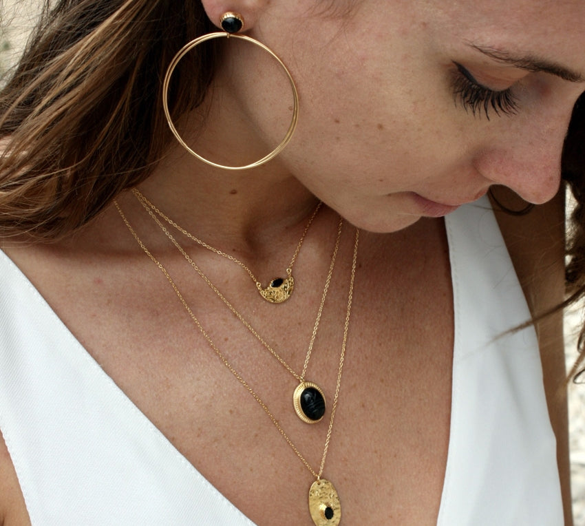 Boucles dorées double anneau et pierre cabochon