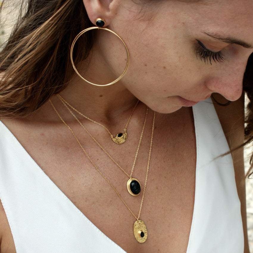 Boucles dorées double anneau et pierre cabochon