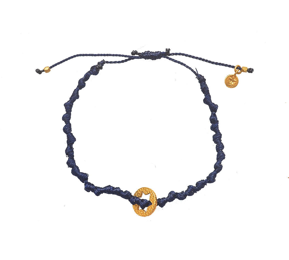Bracelet cordon médaille martelée étoile de David dorée -