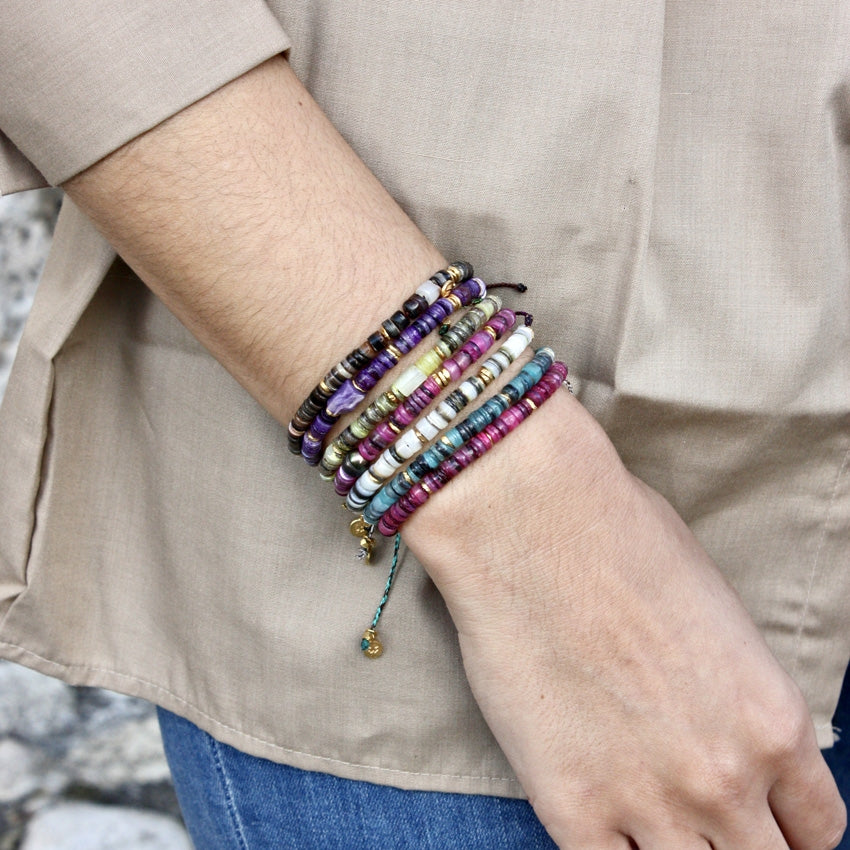 Bracelet cordon doré coquillage et perle