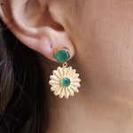 Boucles dorées fleur martelé et pierre - ONYX VERTE