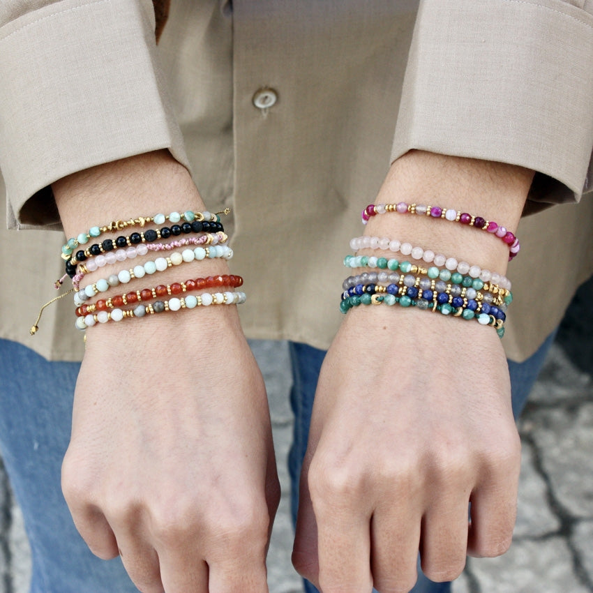Bracelet cordon doré et pierres naturelles