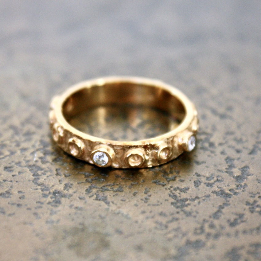 Bague dorée et onyx noire - 50 / ZIRCON BLANC