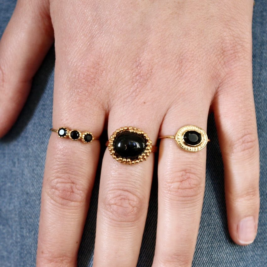 Bague dorée pierre ovale contour texturé - 50 / ONYX NOIRE