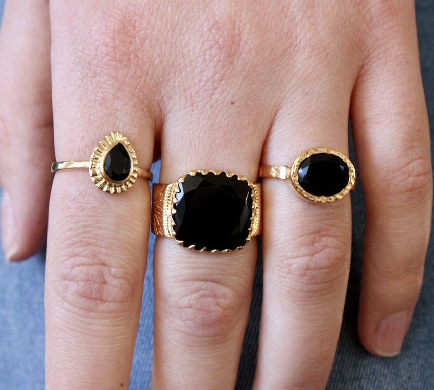 Bague dorée martelée pierre ovale et étoiles - 50 / ONYX