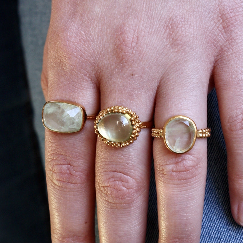 Bague dorée pierre cabochon serti boules - 50 / PREHNITE