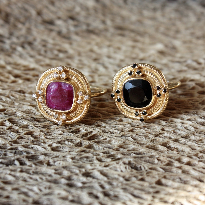 Bague dorée pierre et zircons