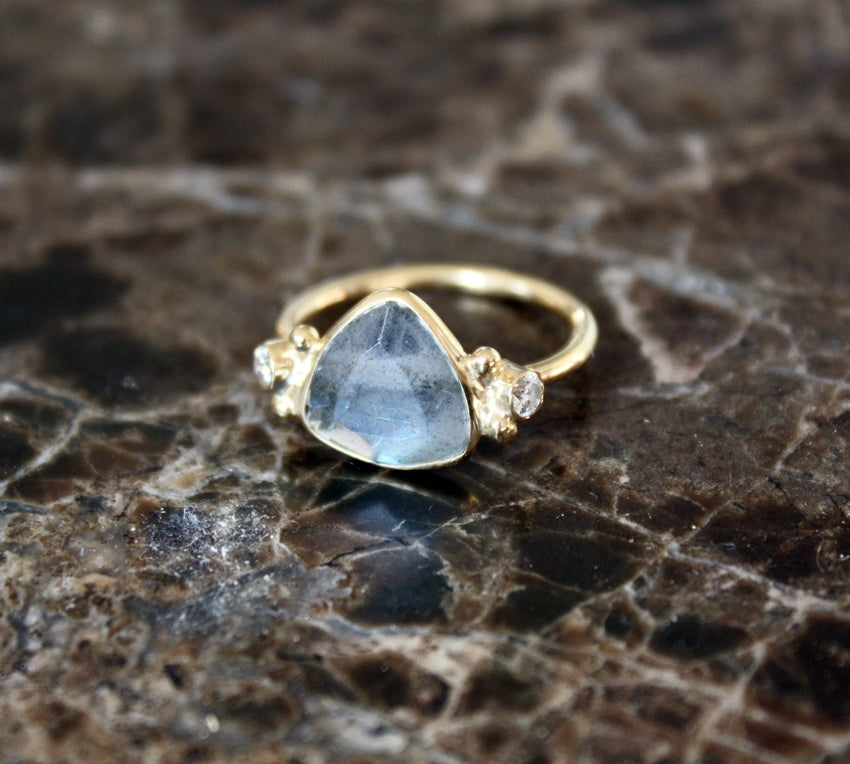 Bague dorée pierre et zircons - 50 / LABRADORITE ET ZIRCONS