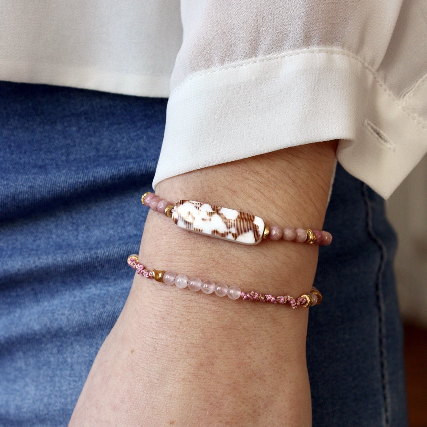 Bracelet cordon rose et pierres naturelles