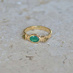Bague dorée motifs fleurs et pierres