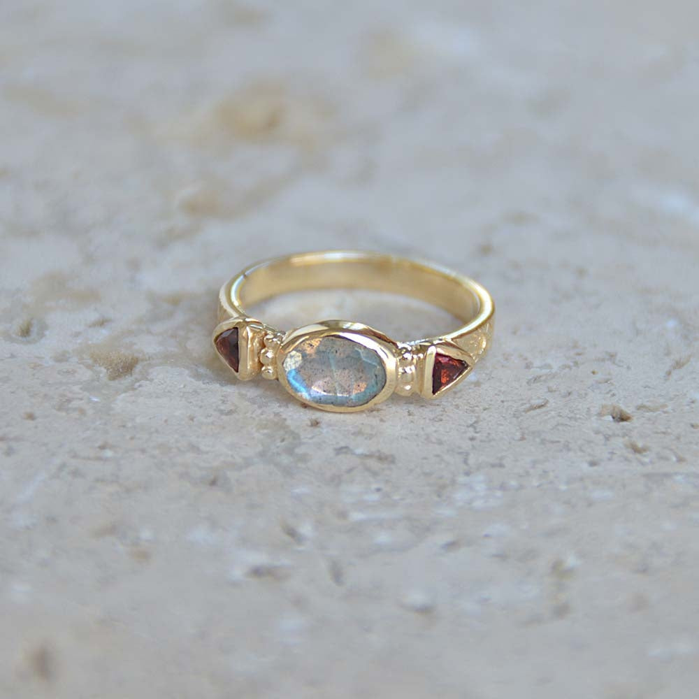 Bague dorée motifs fleurs et pierres - 50 / LABRADORITE -