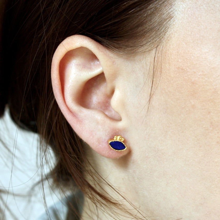 Boucles dorées et pierre ovale - LAPIS
