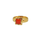 Bague dorée texturée pierre carrée 4 griffes