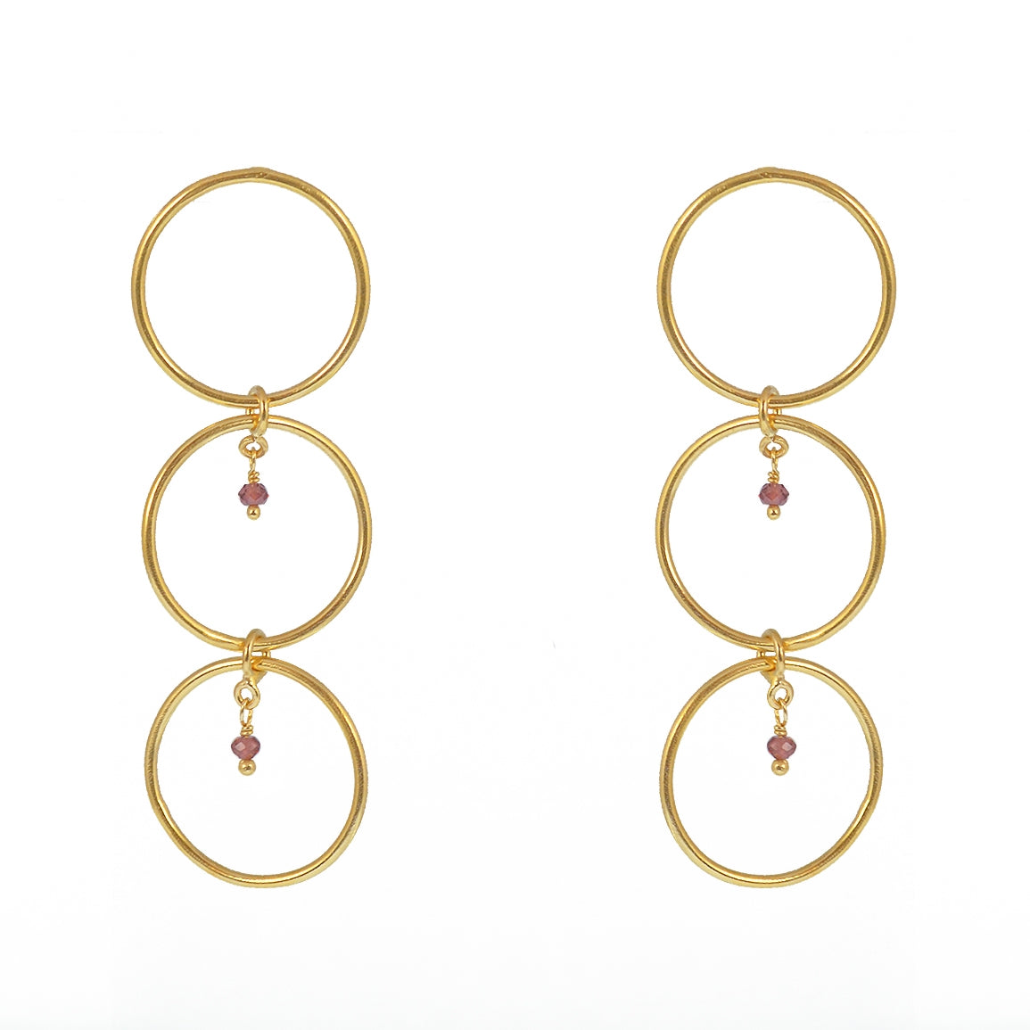 Boucles dorées anneaux et pierre