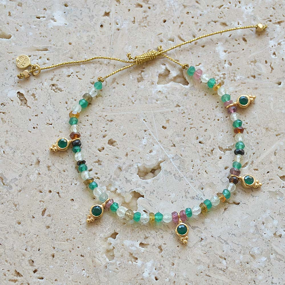 Bracelet cordon avec pierres et pampilles en pierre