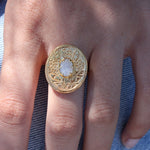 Bague dorée gravée fleur et pierre - 52 / PIERRE DE LUNE