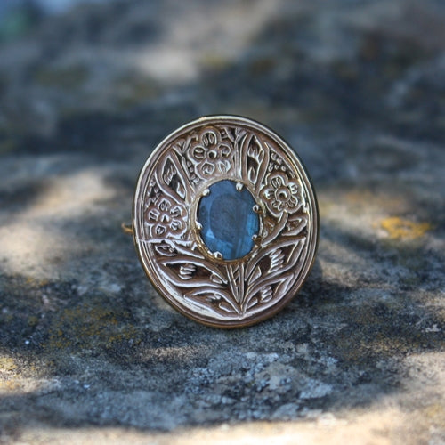 Bague dorée gravée fleur et pierre - 52 / LABRADORITE