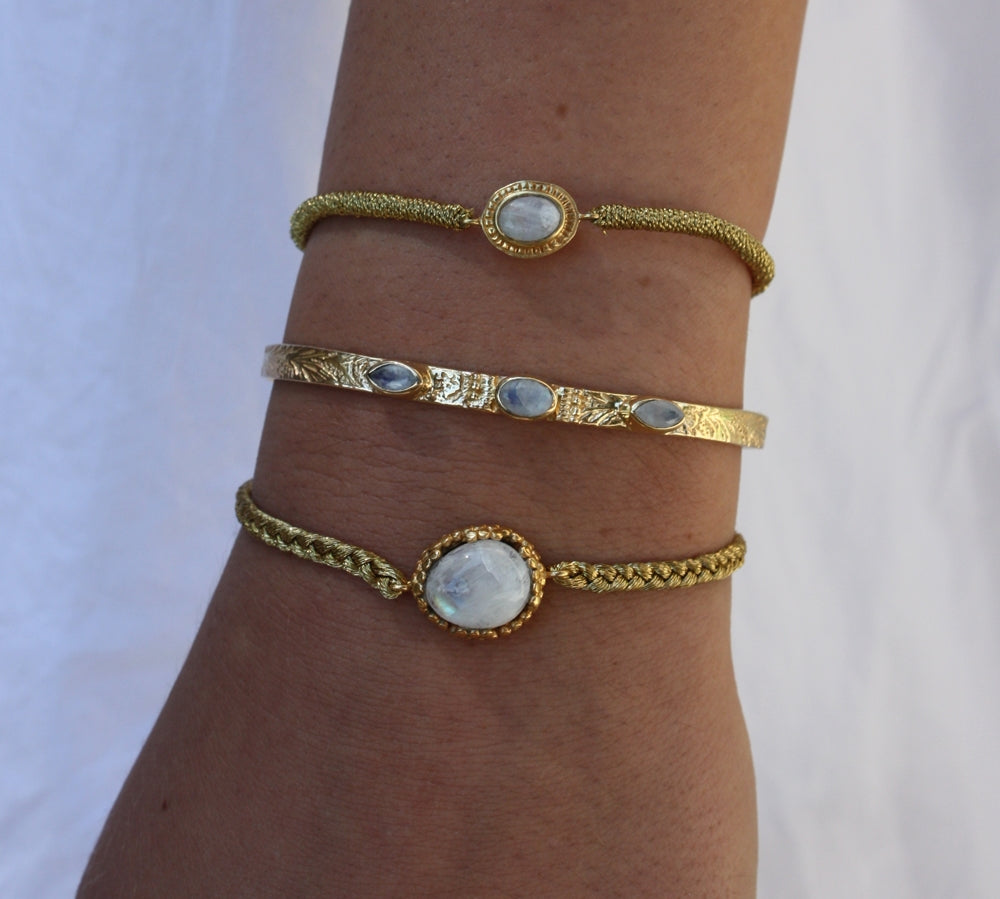 Bracelet cordon tressé doré et pierre cabochon - PIERRE DE
