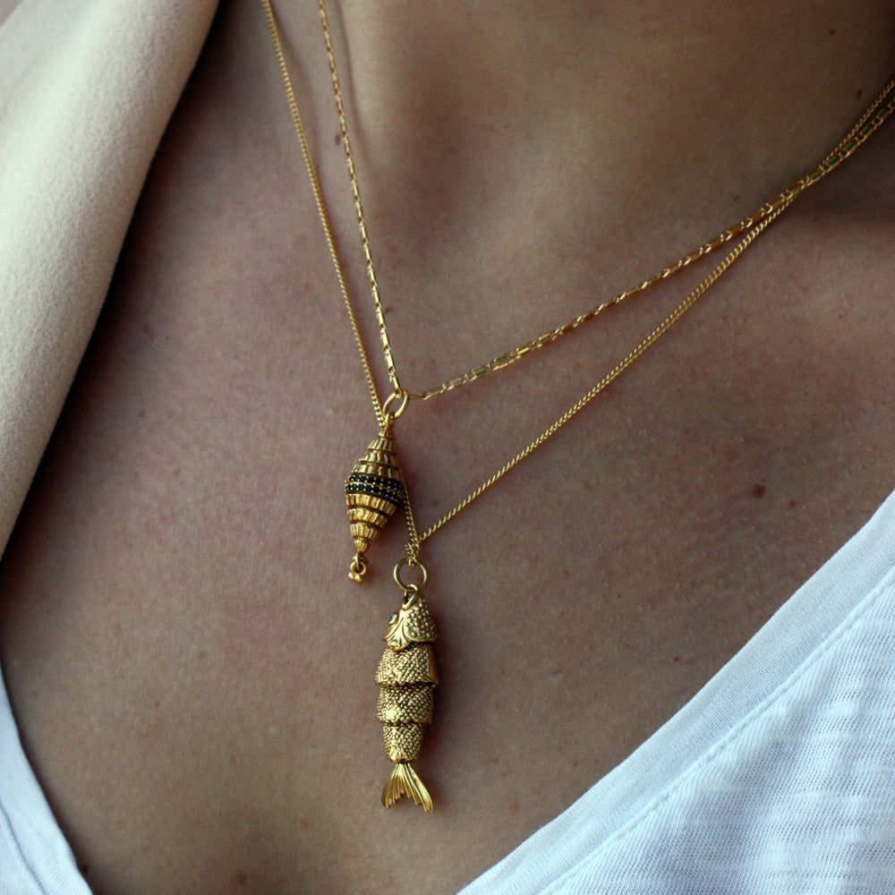 Collier doré talisman zircons