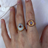 Bague dorée martelée fleur cabochon et petites pierres