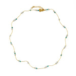 Collier fil doré et pierres naturelles