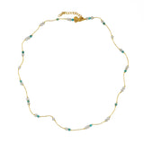 Collier fil doré et pierres naturelles