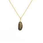 Collier doré pendentif pierre enroulée fil doré - QUARTZ
