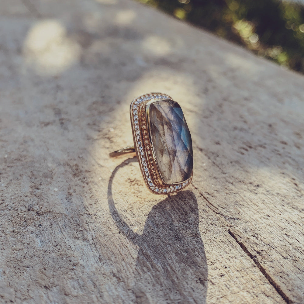 Bague dorée XXL pierre cristal et zircons - 50 / LABRADORITE