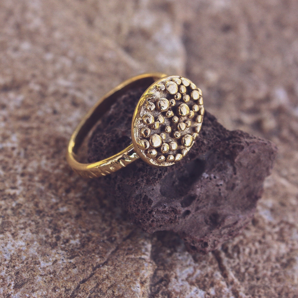 Bague dorée martelée