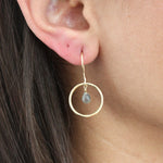 Boucles dorées anneau martelé et goutte pierre - LABRADORITE