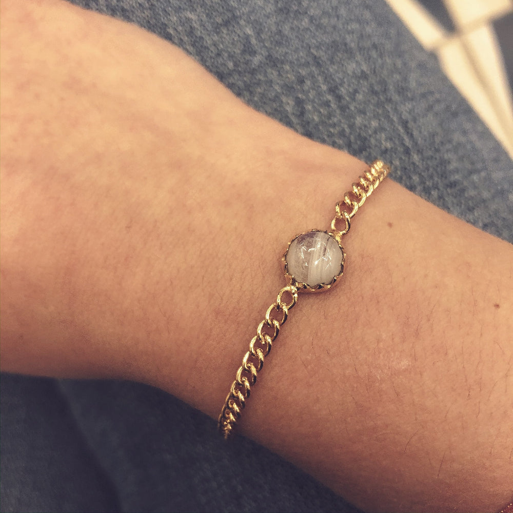 Bracelet doré chaine et pierre cabochon - PIERRE DE LUNE