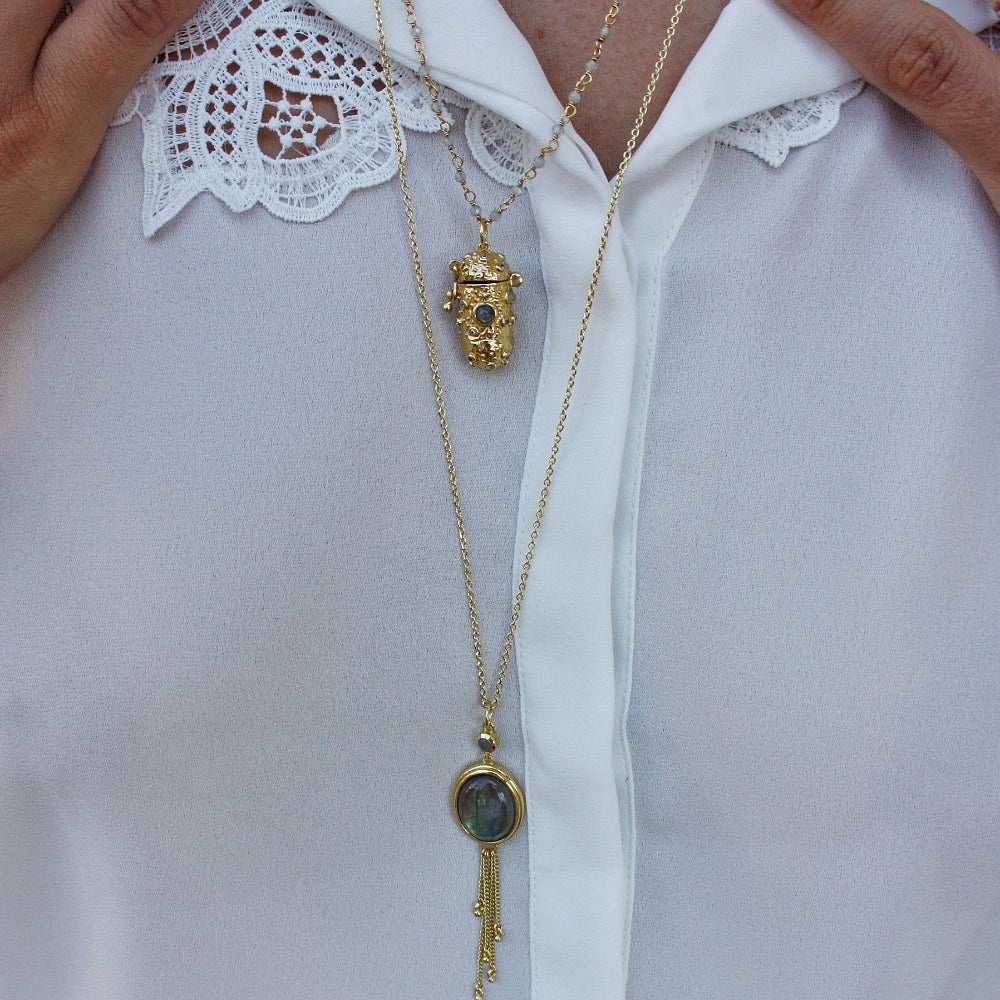Collier doré pierre cabochon et chainettes - Colliers