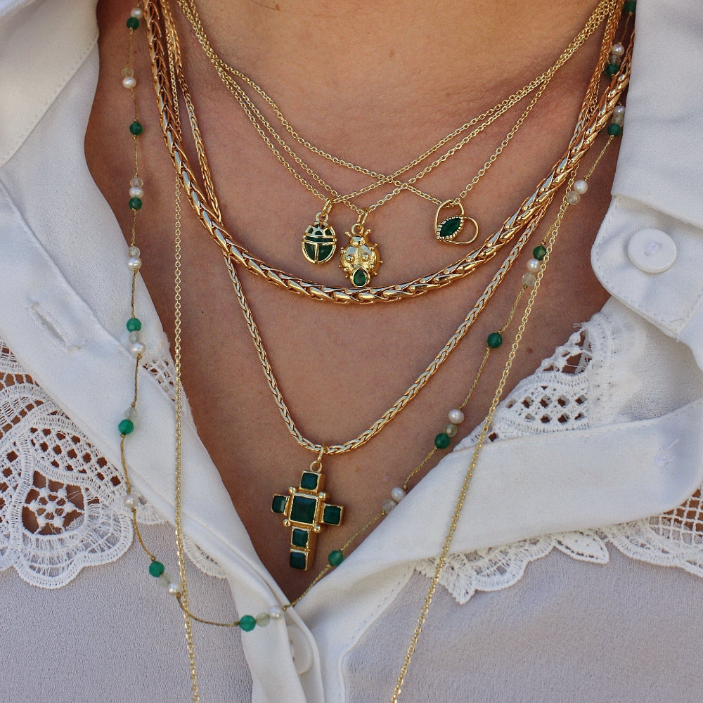 Collier fil doré et pierres naturelles
