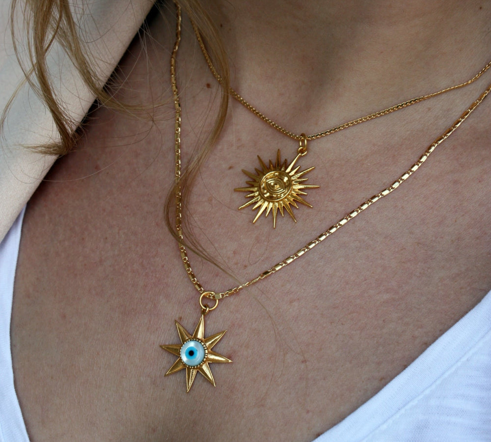 Collier doré étoile et oeil en nacre