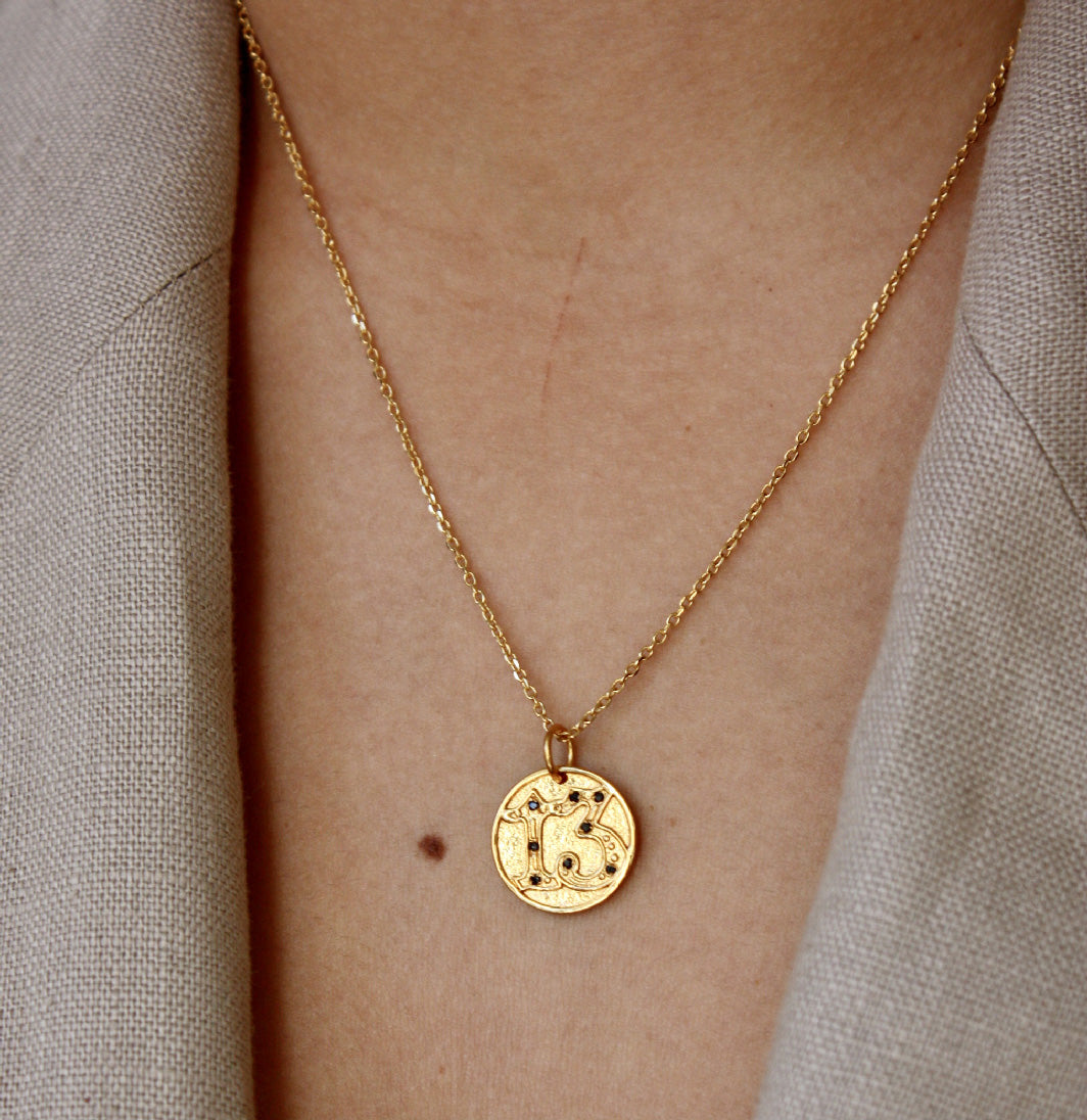 Collier doré médaille chiffre 13 zircons blancs - ZIRCONS