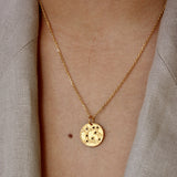 Collier doré médaille chiffre 13 zircons blancs - ZIRCONS