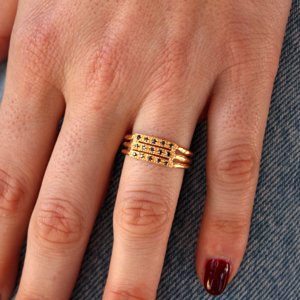 Bague dorée triple et zircons - 50 / ZIRCONS NOIRS
