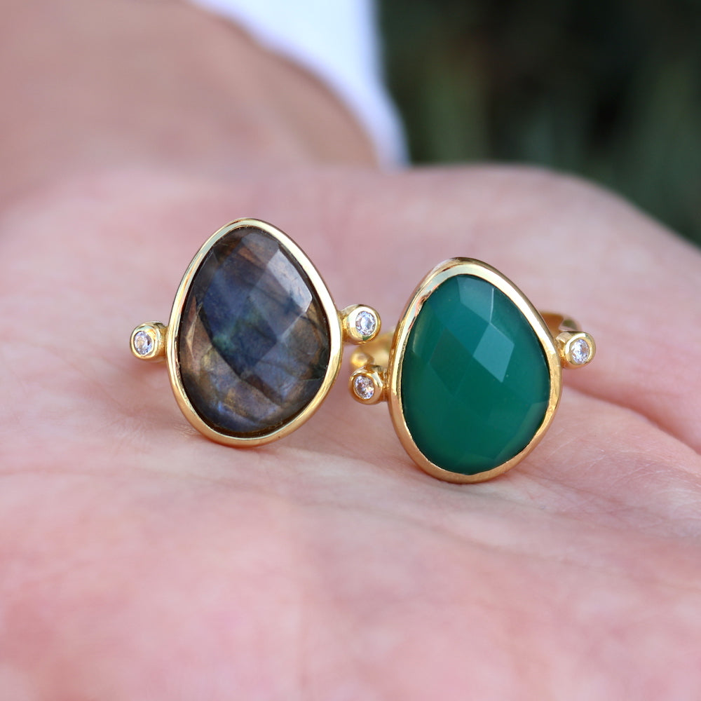 Bague dorée pierre facettée XXL et zircons - 50 /