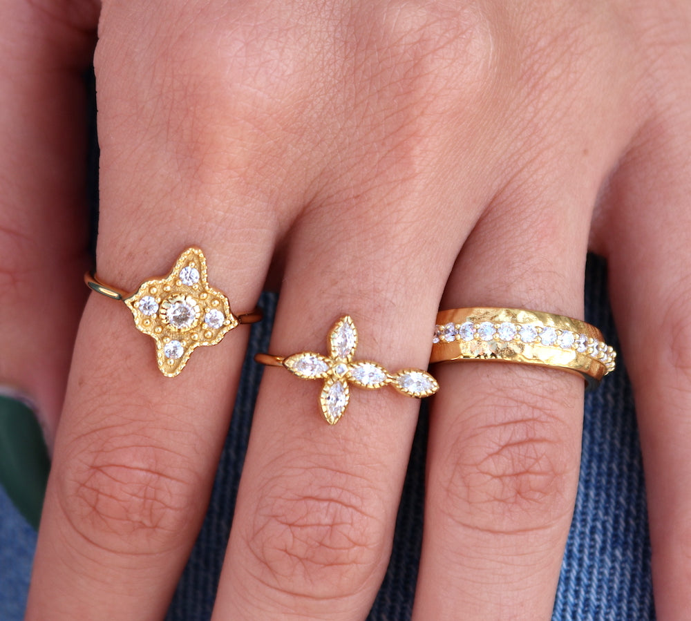 Bague dorée rose des vents zircons - Bagues