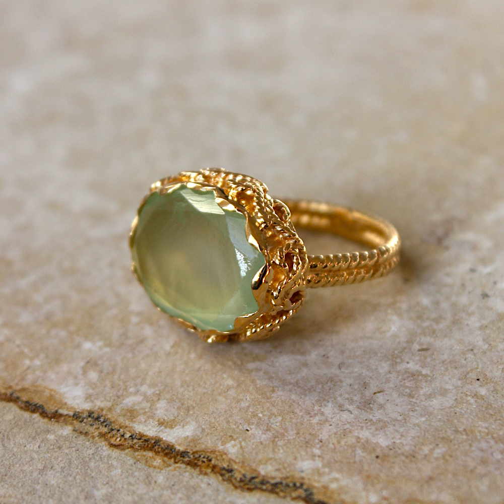 Bague dorée XXL et piere ovale - 50 / PREHNITE