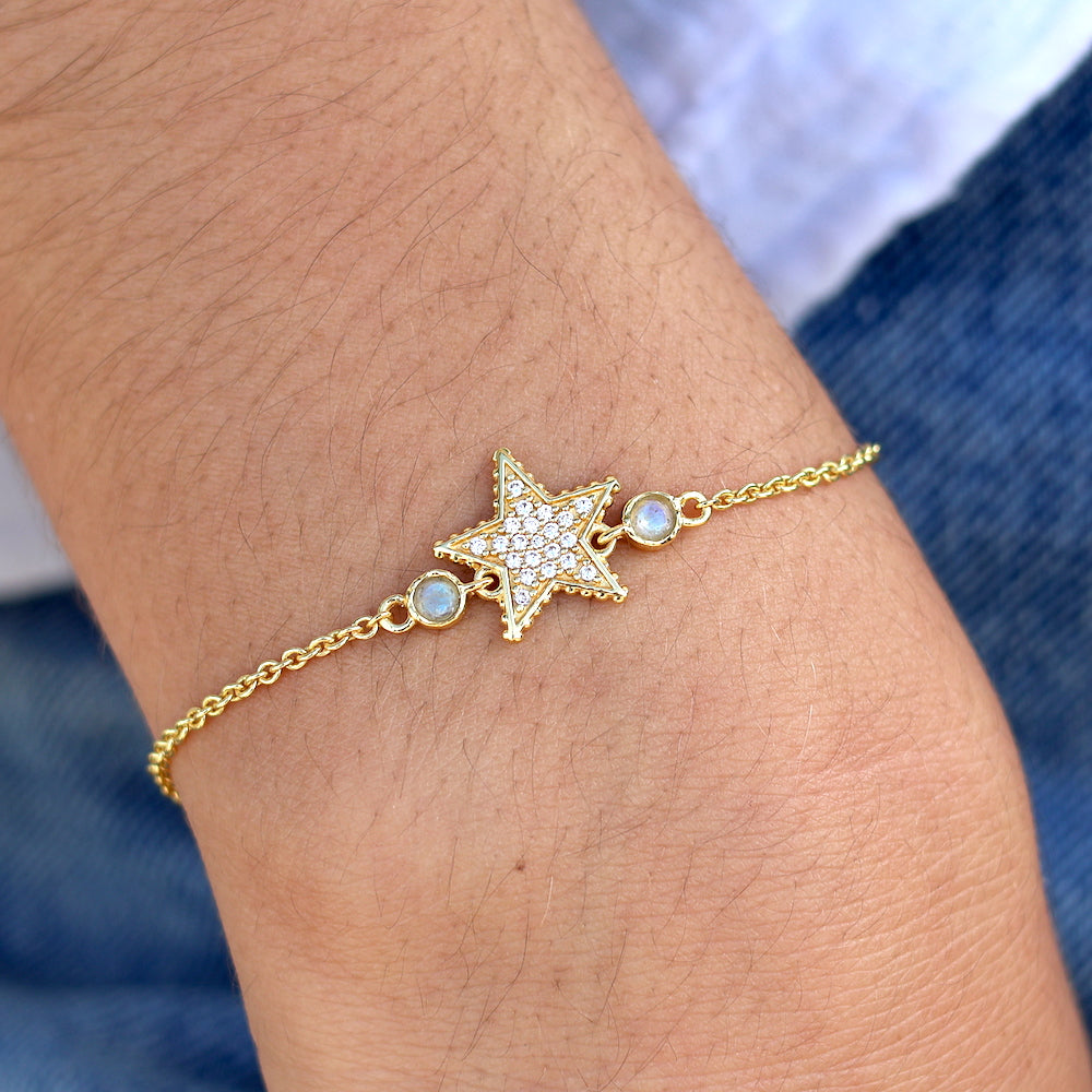 Bracelet doré étoile zircons et pierres