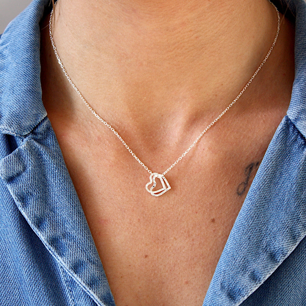 Collier argent 925 coeurs martelés entrelacés