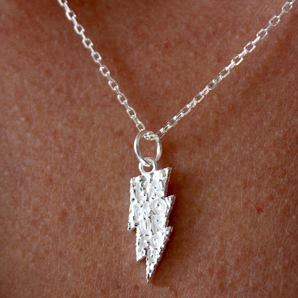 Collier argent 925 éclair martelé l’amour fou
