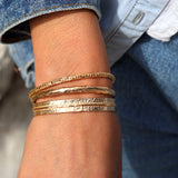 Jonc doré martelé et trait - Bracelets