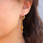 Mini créoles dorées et perles pendantes
